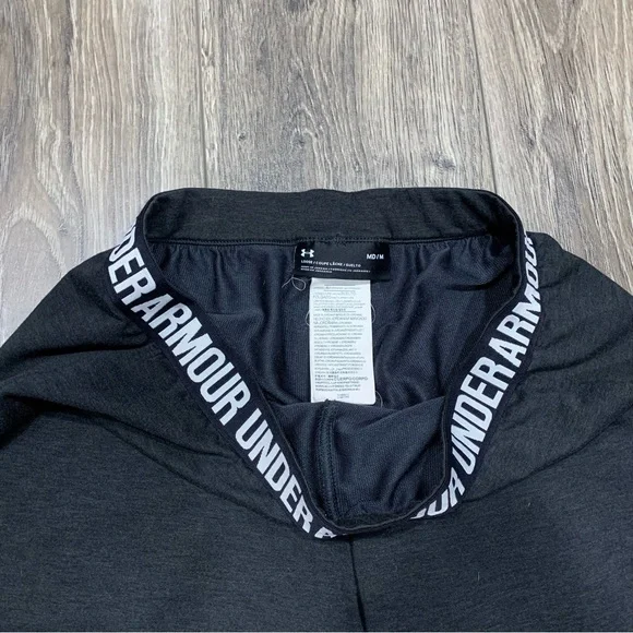 🎃 3/$30 Under Armour loose fit dark gray joggers - Picture 4 of 5